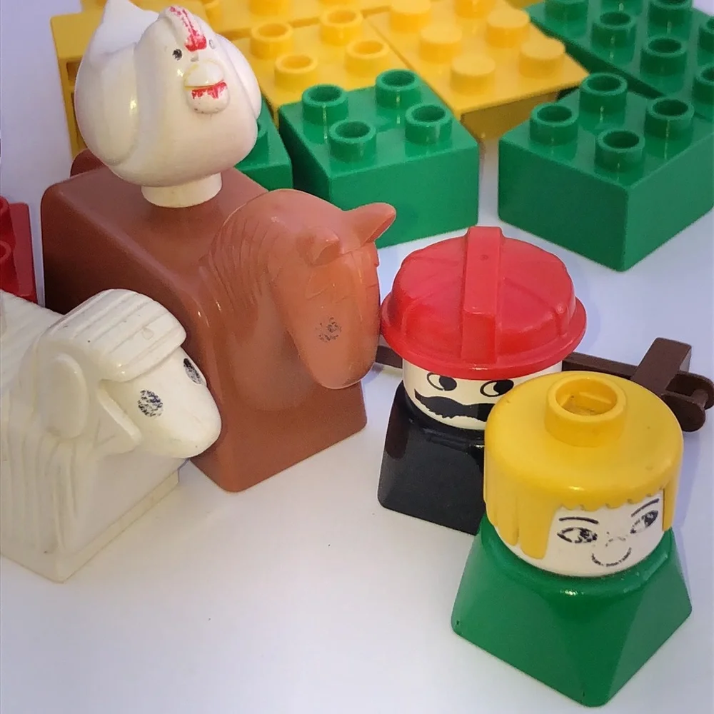 LEGO Duplo 1977 Farm Vintage Duplo Horse Sheep Mustache Man and wife 1977